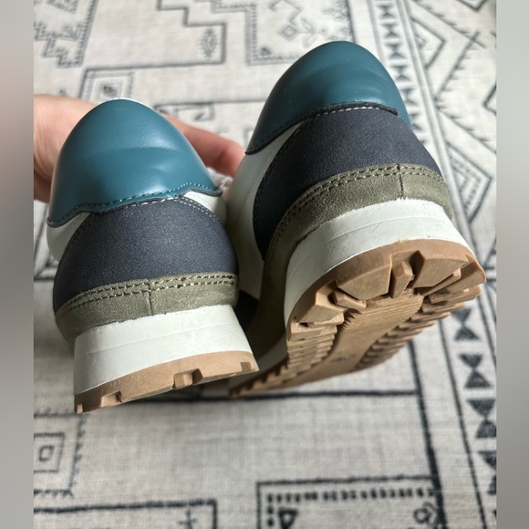 NWOT Universal Thread sneakers sz 8 - Picture 5 of 7